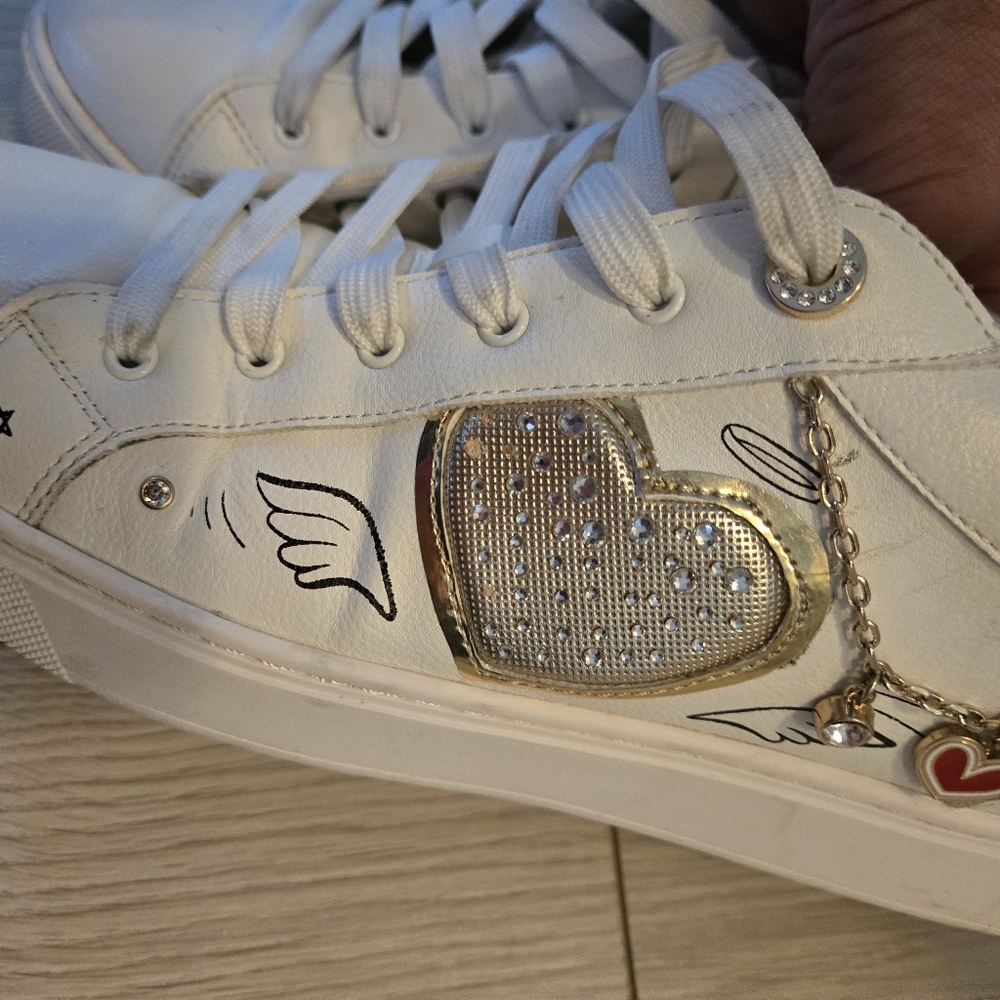 Shoes - Picture 3 of 6